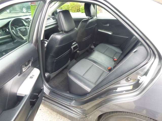 2014 Toyota Camry SE 4dr Sedan